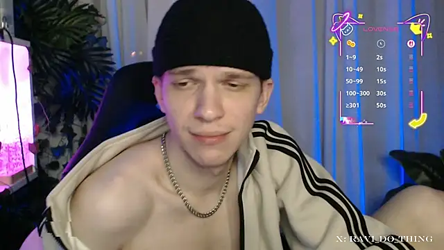 Snapshot of frozen_boy chatting on 11/17/25, 12:27 frozen boy online show from 11/17/25, 12:27