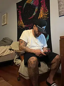 Snapshot of Lunablu13 chatting on 03/10/26, 04:17 Lunablu13 online show from 03/10/26, 04:17