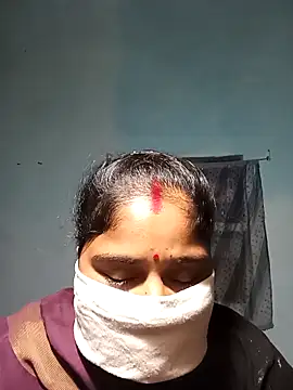 Sheema tyagi online show from 11/28/25, 08:44