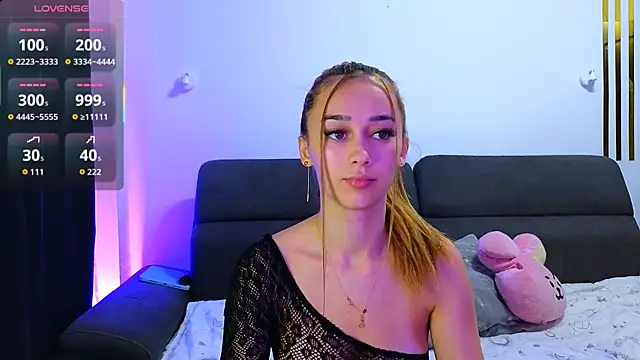 Snapshot of AmyKent_ chatting on 11/02/25, 04:20 AmyKent online show from 11/02/25, 04:20