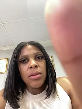 Snapshot of 031bubbles chatting on 12/15/25, 08:07 031bubbles online show from 12/15/25, 08:07