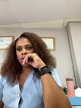 Snapshot of 031bubbles chatting on 02/10/26, 07:12 031bubbles online show from 02/10/26, 07:12