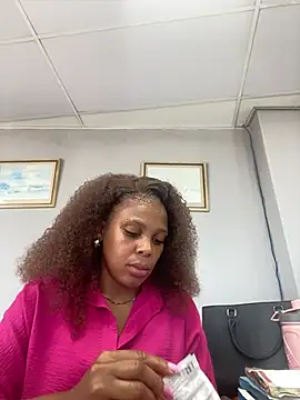 Snapshot of 031bubbles chatting on 02/12/26, 06:30 031bubbles online show from 02/12/26, 06:30