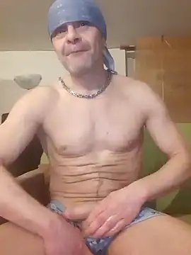 Snapshot of Kuba_Gd chatting on 12/31/24, 07:07 Kuba Gd online show from 12/31/24, 07:07