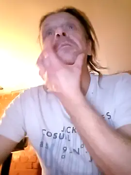 Snapshot of Kuba_Gd chatting on 11/22/25, 01:04 Kuba Gd online show from 11/22/25, 01:04