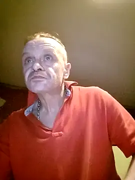 Snapshot of Kuba_Gd chatting on 12/18/25, 02:17 Kuba Gd online show from 12/18/25, 02:17