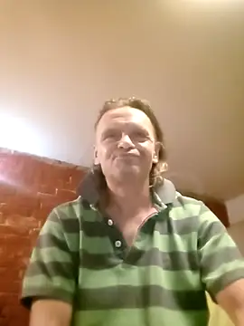 Snapshot of Kuba_Gd chatting on 12/21/25, 09:27 Kuba Gd online show from 12/21/25, 09:27