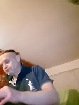 Snapshot of Kuba_Gd chatting on 12/22/25, 10:51 Kuba Gd online show from 12/22/25, 10:51