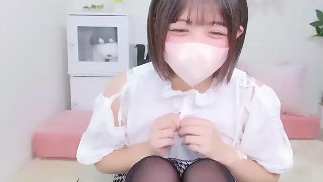 Snapshot of Hinata_Sun chatting on 10/06/25, 01:41 Hinata Sun online show from 10/06/25, 01:41