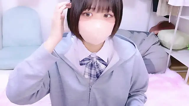 Hinata Sun online show from 03/05/26, 07:32