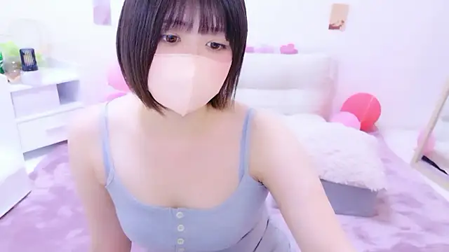 Hinata Sun online show from 04/12/26, 10:37