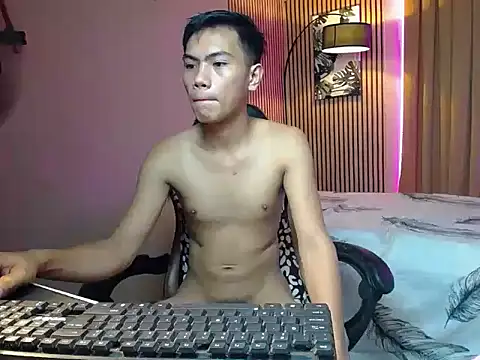 Snapshot of alex_cummer chatting on 10/22/25, 02:39 alex cummer online show from 10/22/25, 02:39