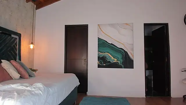 Sofi Moreno online show from 10/23/25, 12:15