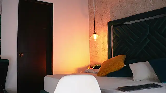 Sofi Moreno online show from 04/17/26, 12:08