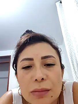 mia mancinii online show from 04/11/26, 04:28