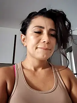 Snapshot of mia_mancinii chatting on 06/07/26, 04:44 mia mancinii online show from 06/07/26, 04:44