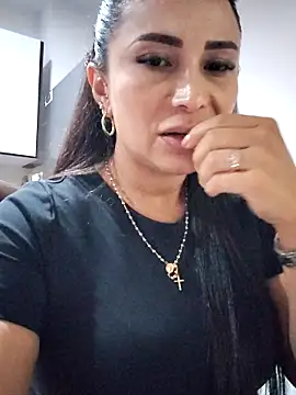 mia mancinii online show from 06/11/26, 12:32