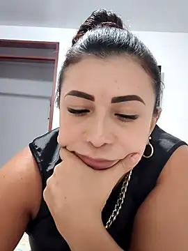 mia mancinii online show from 07/18/26, 03:33