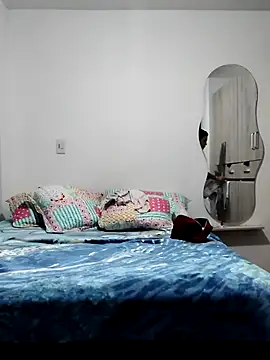 mia mancinii online show from 07/19/26, 07:56