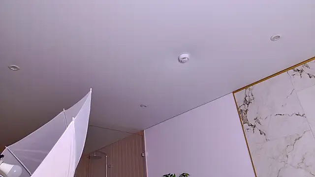 AmadaReine online show from 10/23/25, 01:21