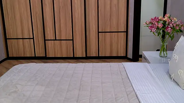 AmadaReine online show from 04/13/26, 04:07