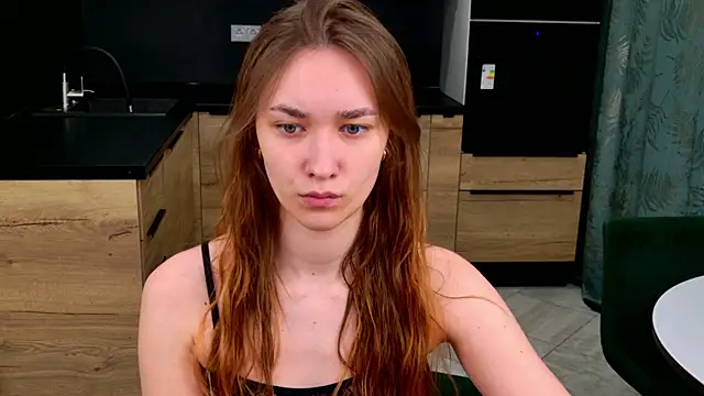 AmadaReine online show from 04/24/26, 04:04