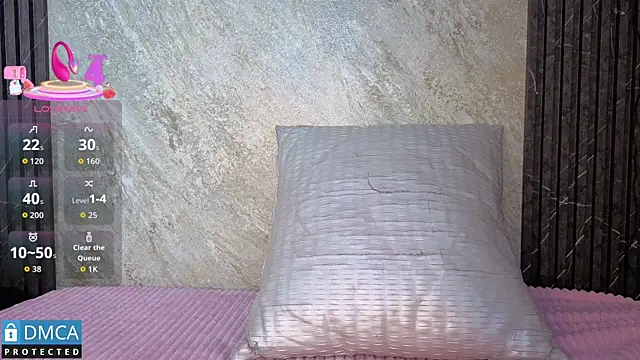 Kiara Zahiri   online show from 10/16/25, 11:11