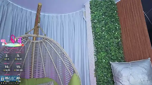 Kiara Zahiri   online show from 10/22/25, 10:59