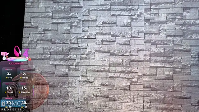 Kiara Zahiri   online show from 12/19/25, 10:55