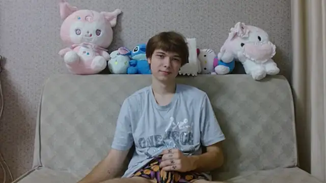 Snapshot of hilt_on_ chatting on 10/10/25, 07:29 hilt on online show from 10/10/25, 07:29