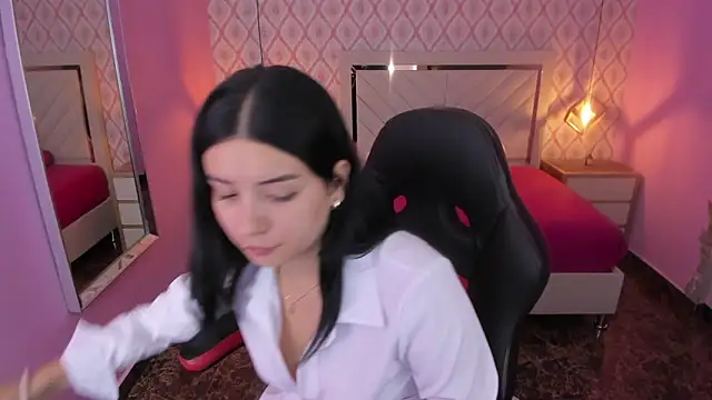 CHRISTY TEIGEN4 online show from 11/01/25, 07:27