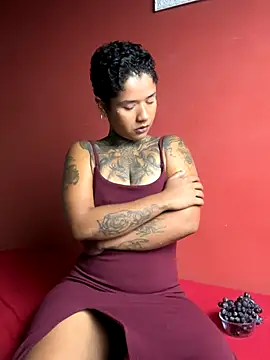 Snapshot of xbigpeach chatting on 10/09/25, 10:08 xbigpeach online show from 10/09/25, 10:08