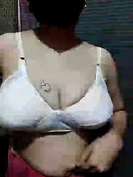 Snapshot of hezabi_queen07 chatting on 10/09/25, 03:43 hezabi queen07 online show from 10/09/25, 03:43