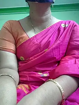 Snapshot of Kerala_Adhya chatting on 12/15/25, 02:10 Kerala Adhya online show from 12/15/25, 02:10