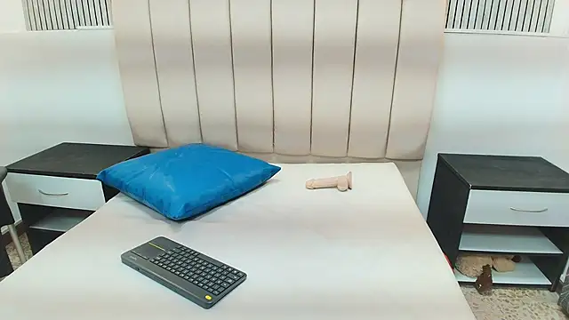 agatha fit online show from 12/14/25, 01:05