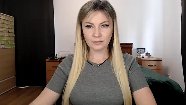 ParadiseAlina online show from 10/13/25, 12:49