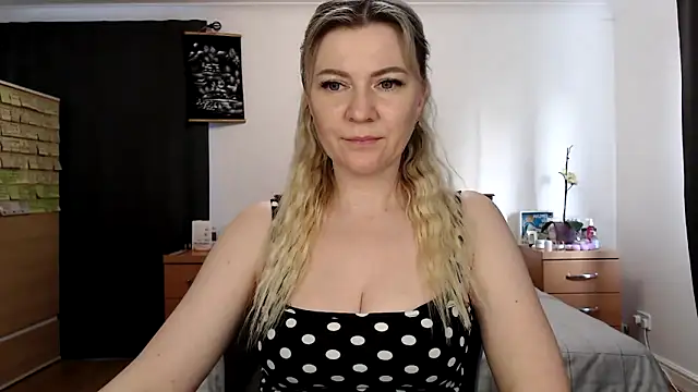 ParadiseAlina online show from 04/22/26, 05:58