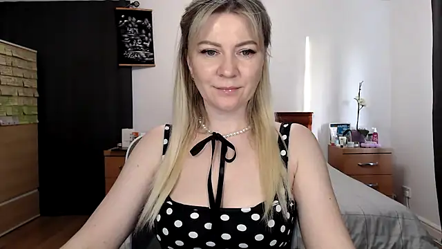 ParadiseAlina online show from 04/23/26, 06:54