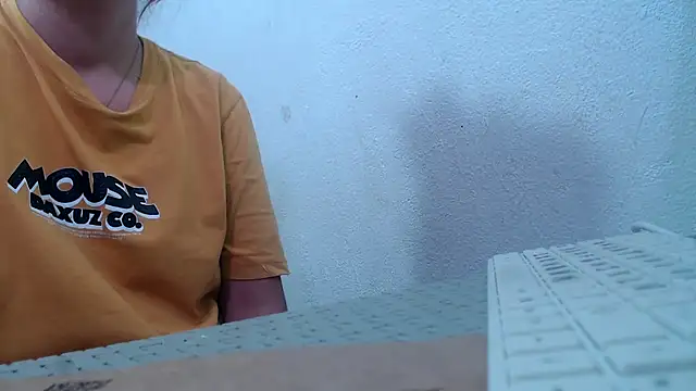 karamirror  online show from 10/22/25, 03:40