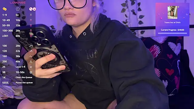 Snapshot of xxNaughtyNicolexx chatting on 10/05/25, 12:09 xxNaughtyNicolexx online show from 10/05/25, 12:09