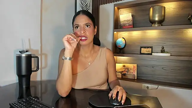 Snapshot of SheyLopez chatting on 05/24/26, 03:11 SheyLopez online show from 05/24/26, 03:11