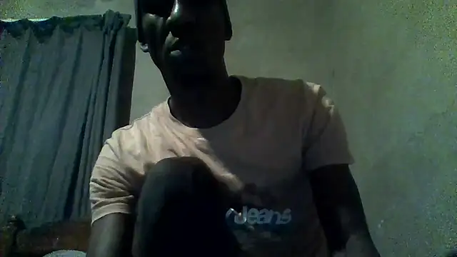 Snapshot of longdickson12345 chatting on 05/18/26, 11:32 longdickson12345 online show from 05/18/26, 11:32