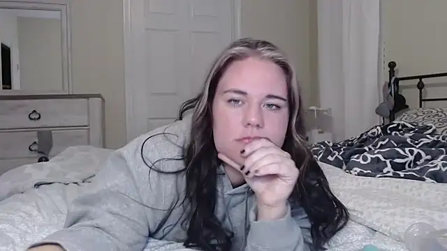 Snapshot of livvylane chatting on 10/10/25, 12:53 livvylane online show from 10/10/25, 12:53
