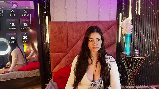 Shalyn Lux online show from 12/16/25, 01:43