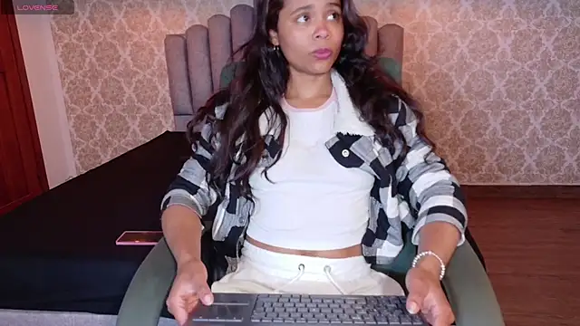 Kristall 06 online show from 10/28/25, 02:37