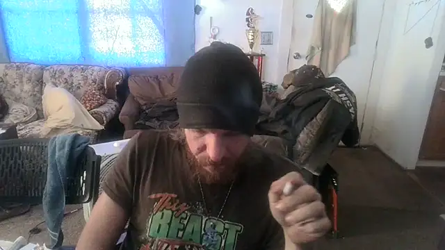 Snapshot of Poundtown1226 chatting on 09/09/25, 01:32 Poundtown1226 online show from 09/09/25, 01:32