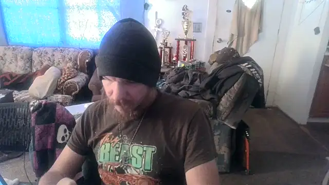 Snapshot of Poundtown1226 chatting on 09/10/25, 02:17 Poundtown1226 online show from 09/10/25, 02:17