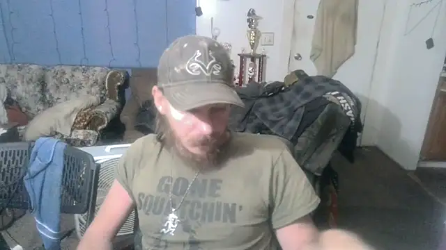 Snapshot of Poundtown1226 chatting on 09/20/25, 03:29 Poundtown1226 online show from 09/20/25, 03:29