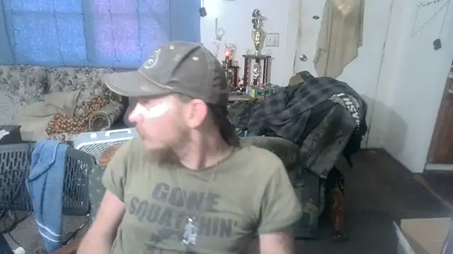 Snapshot of Poundtown1226 chatting on 09/21/25, 11:17 Poundtown1226 online show from 09/21/25, 11:17
