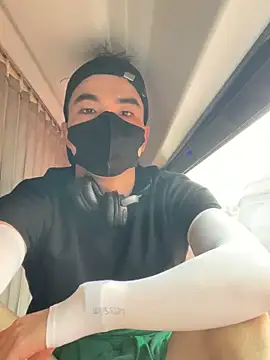 anhkiet huang online show from 11/26/25, 08:04